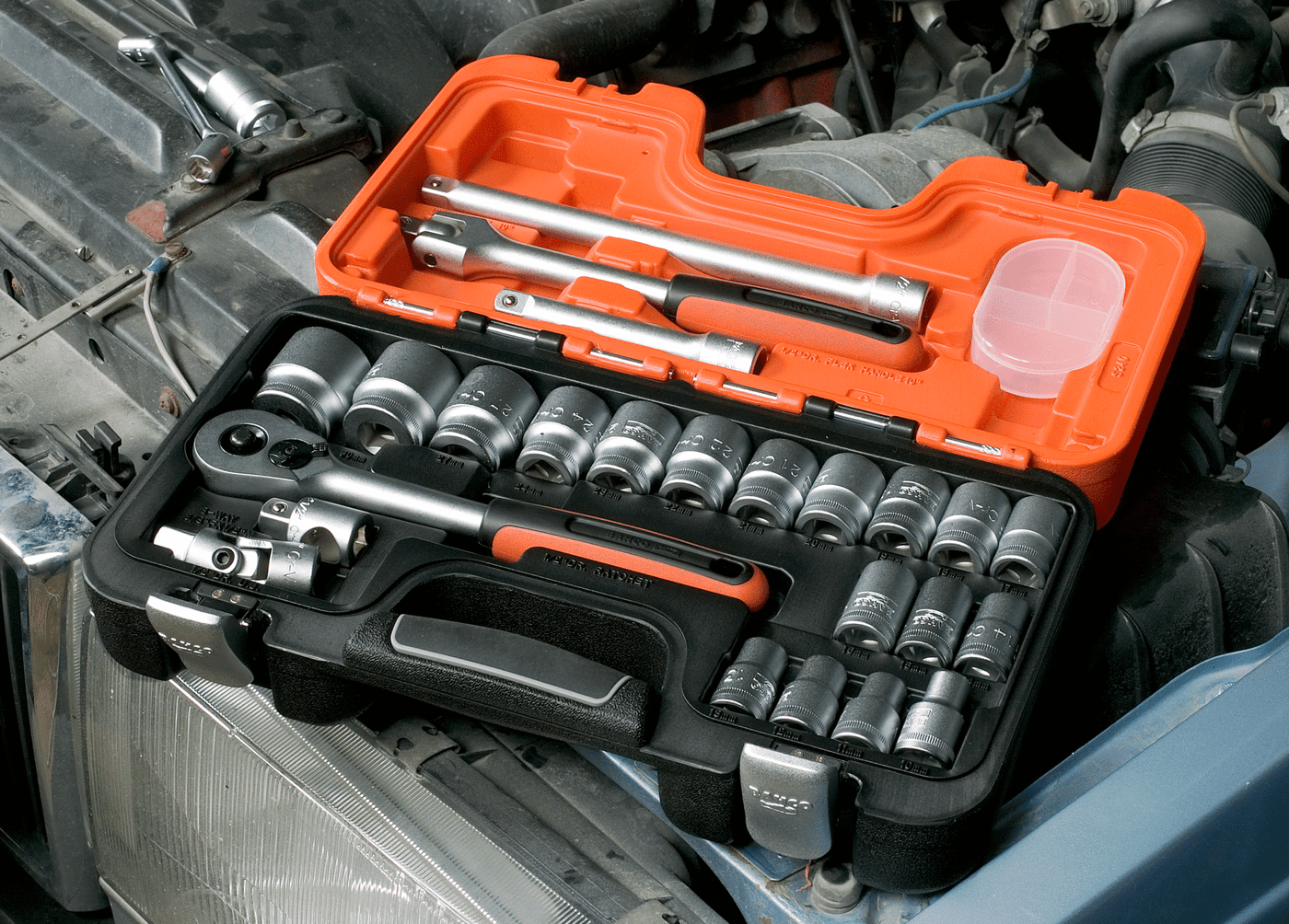 1/2" Square Drive Socket Set with Metric Hex Profile and Ratchet S240